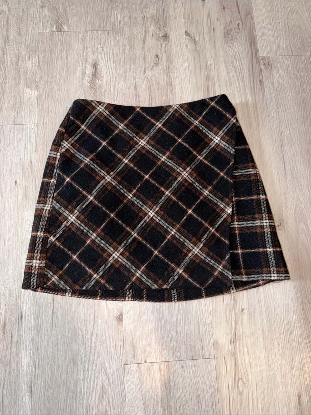 Hollister Plaid A-Line Mini Skirt — Black and Brown